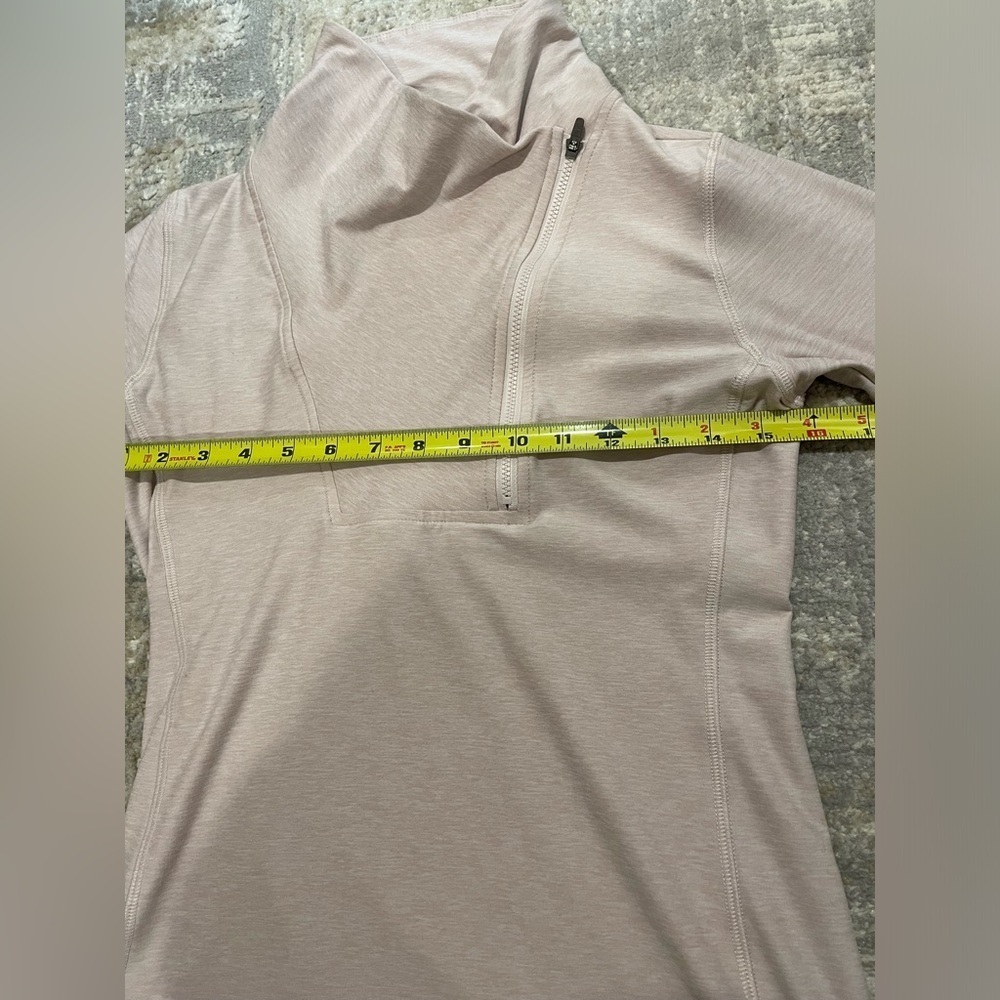 New Balance long Sleeve Athletic Performance Athleisure Top Soft Pink Size Small - Picture 7 of 10